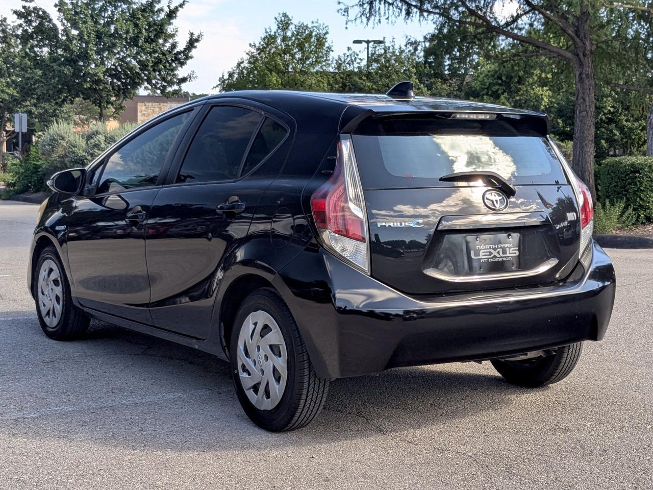 2016 Toyota Prius c Two