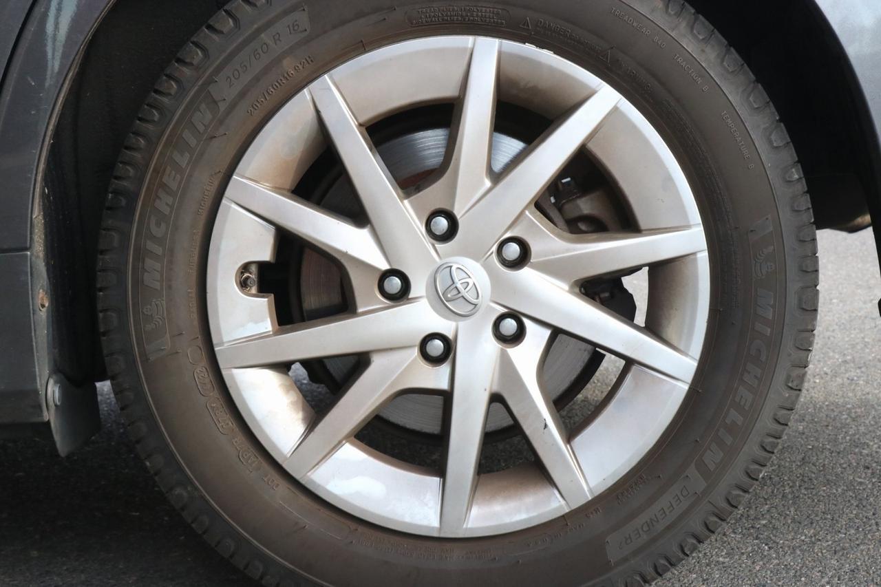 2016 Toyota Prius v Five Fredericksburg VA