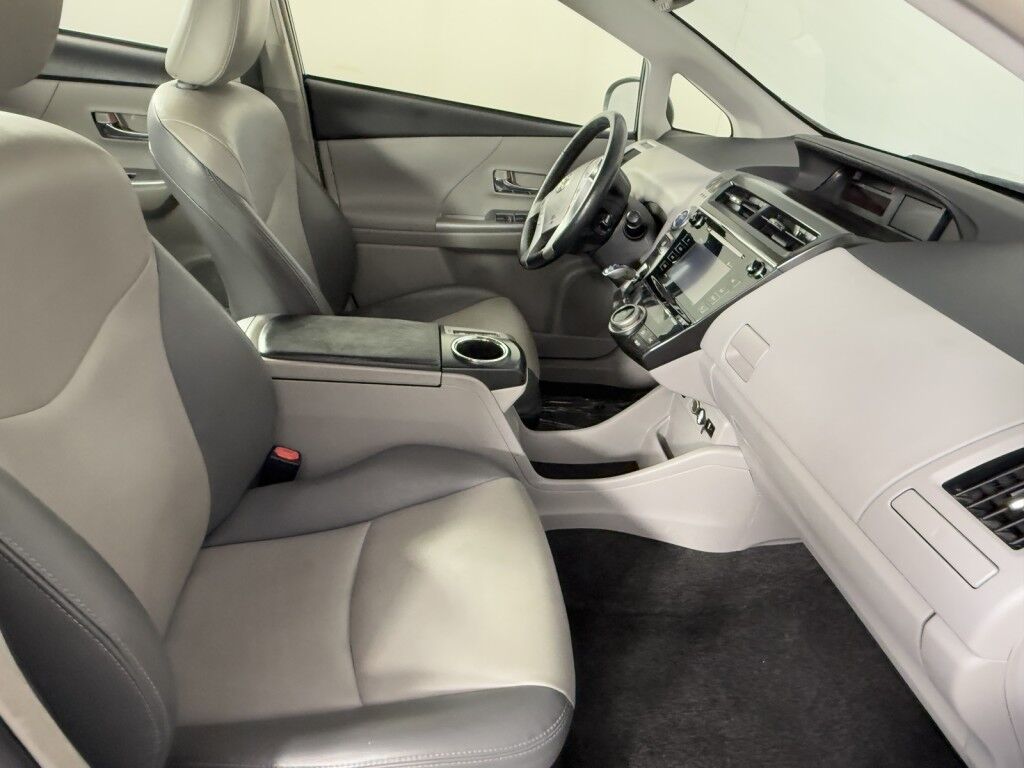 2016 Toyota Prius v Wgn Five Maumee OH