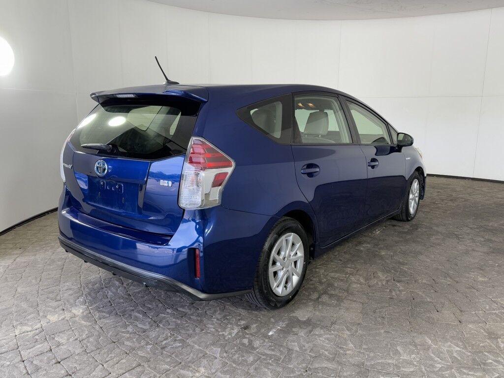 2016 Toyota Prius v Wgn Five Maumee OH