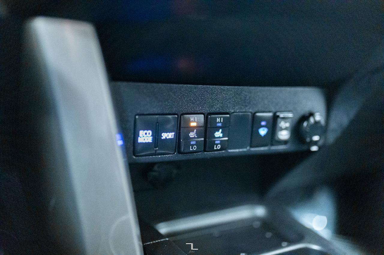 2016 Toyota RAV4 AWD LE BCam Red Deer AB