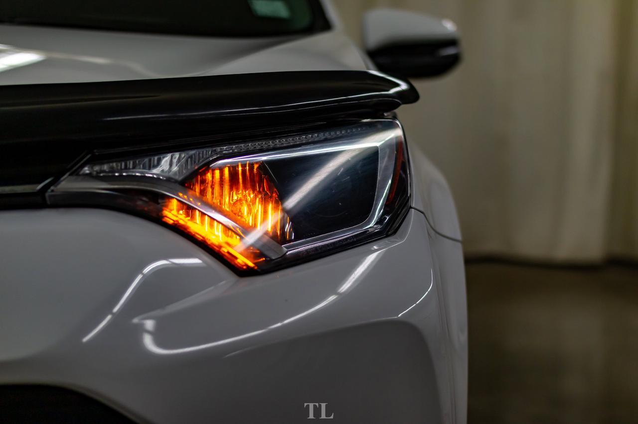 2016 Toyota RAV4 AWD XLE Roof BCam Red Deer AB