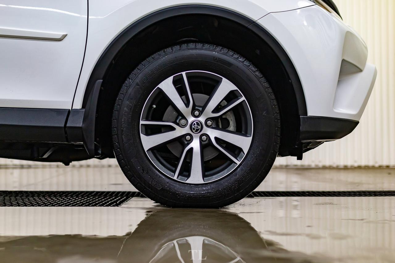 2016 Toyota RAV4 AWD XLE Roof BCam Red Deer AB