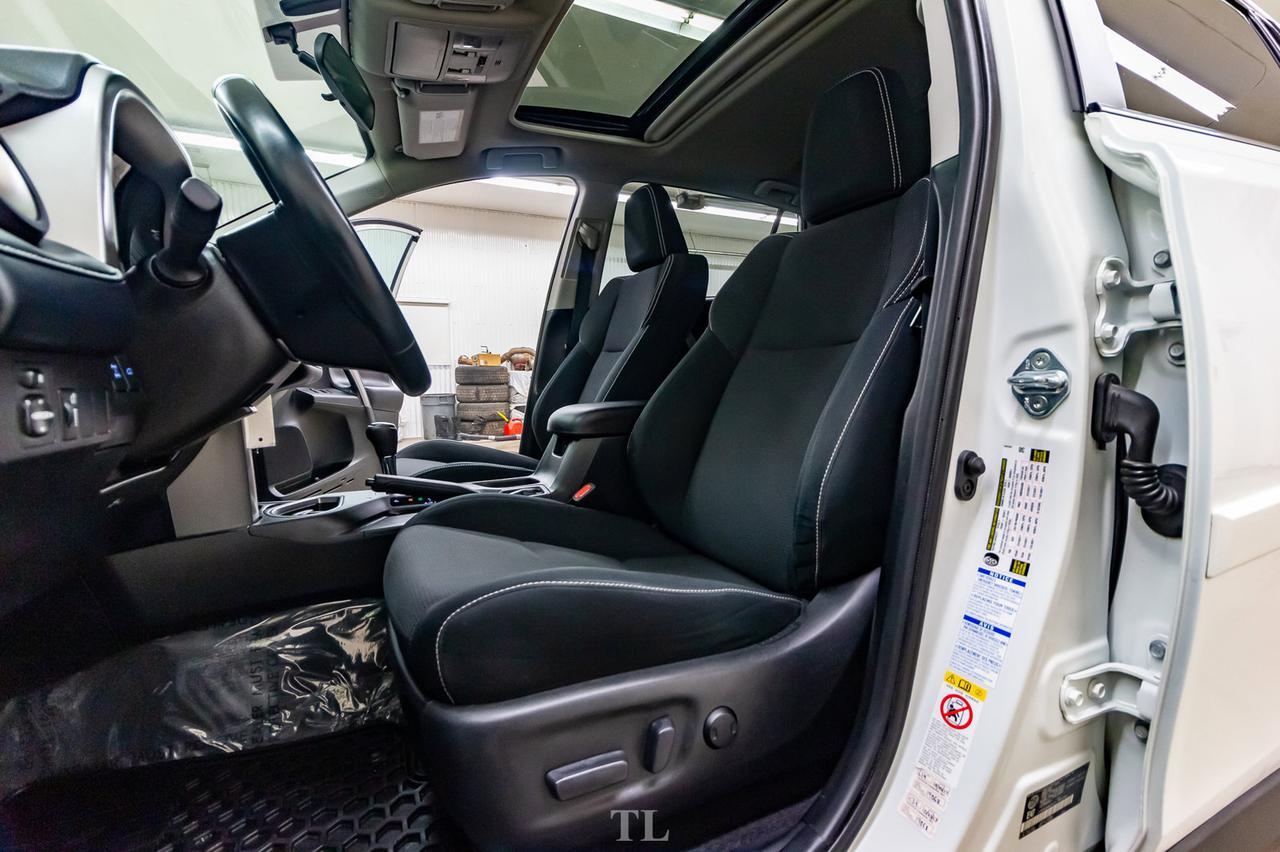 2016 Toyota RAV4 AWD XLE Roof BCam Red Deer AB