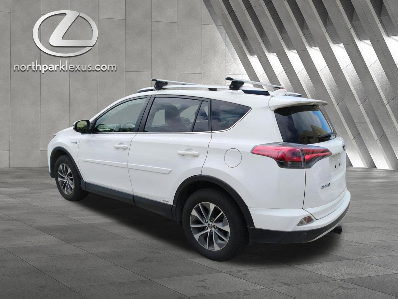 2016 Toyota RAV4 Hybrid XLE