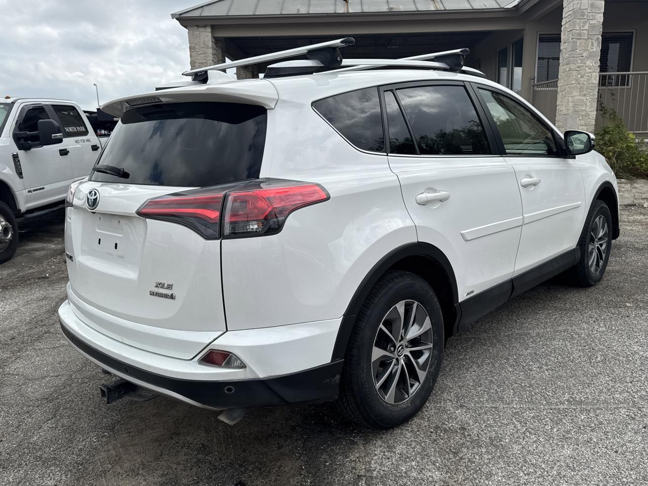 2016 Toyota RAV4 Hybrid XLE
