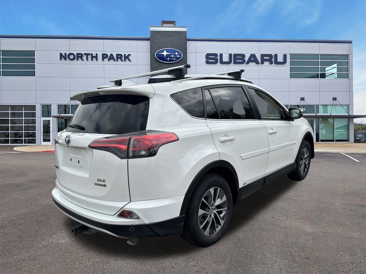 2016 Toyota RAV4 Hybrid XLE