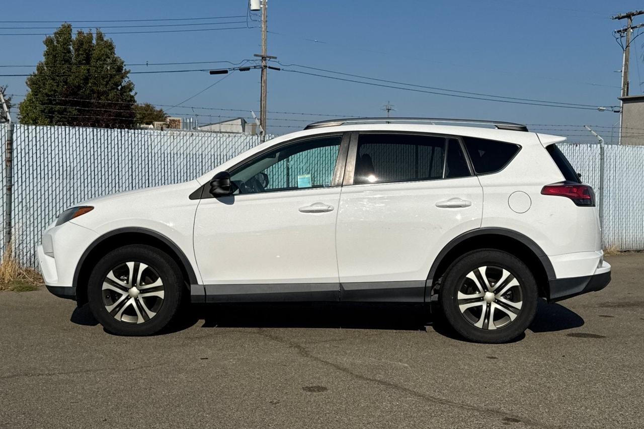 2016 Toyota RAV4 LE Roseville CA