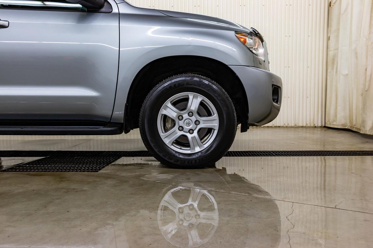 2016 Toyota Sequoia AWD SR5 3rd Row Leather Roof Red Deer AB