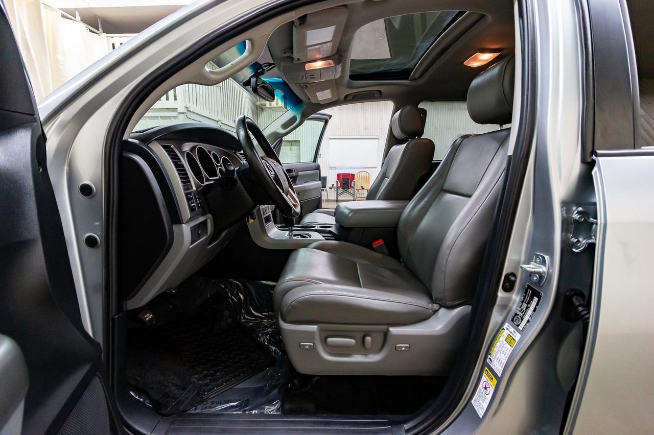 2016 Toyota Sequoia AWD SR5 3rd Row Leather Roof Red Deer AB