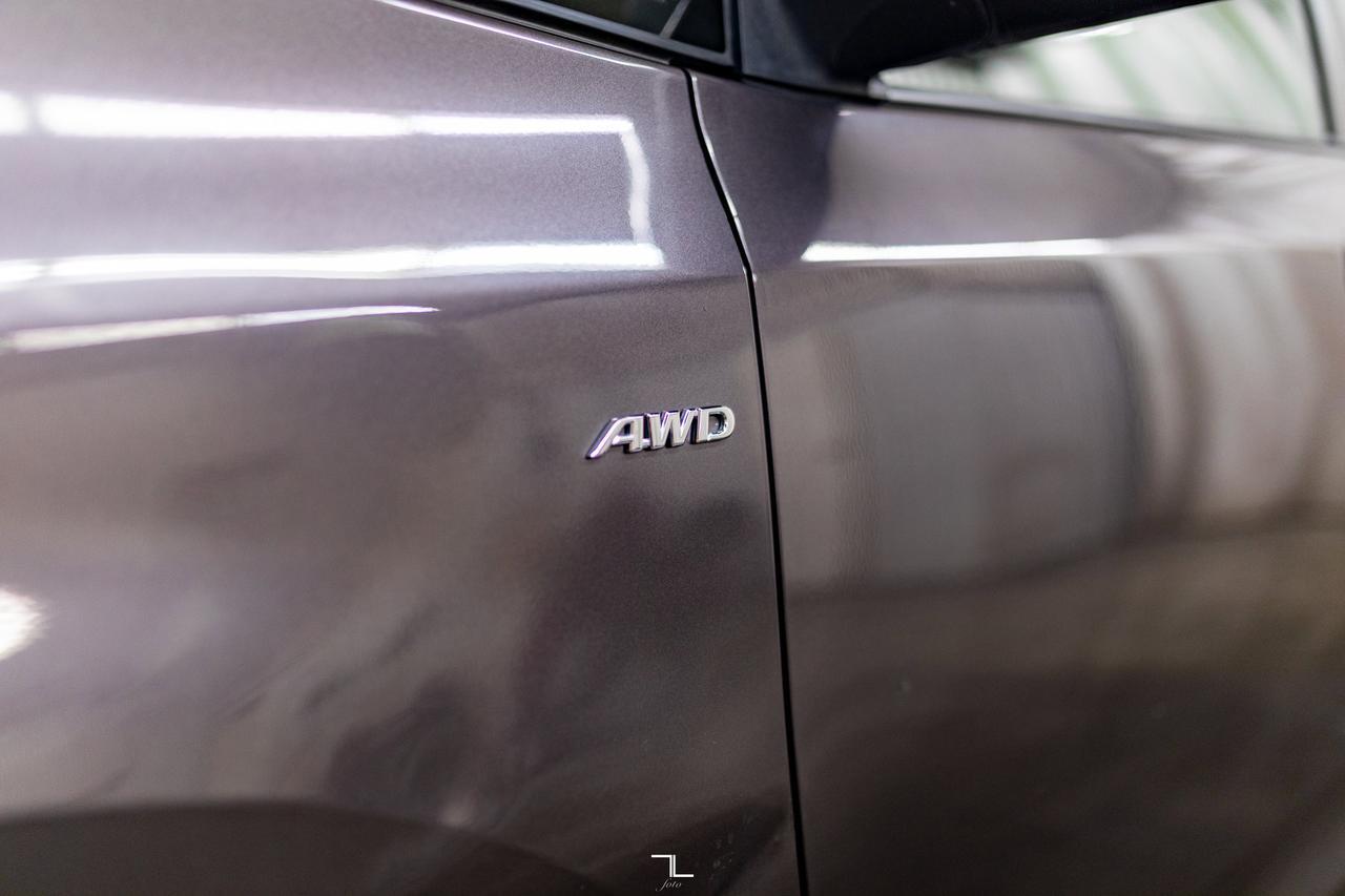 2016 Toyota Sienna AWD LE BCam Red Deer AB