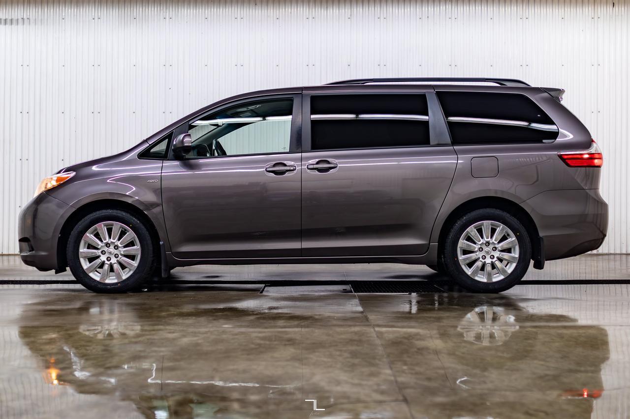2016 Toyota Sienna AWD LE BCam Red Deer AB
