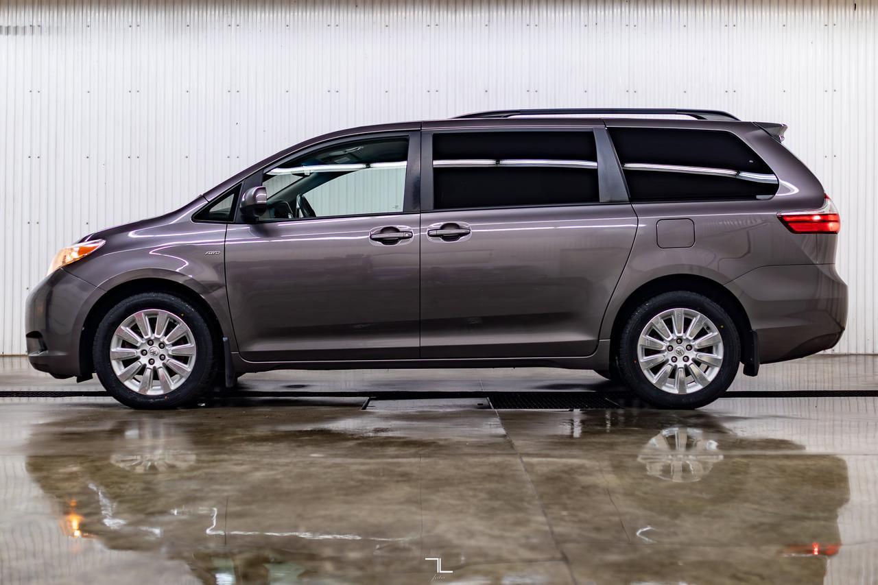 2016 Toyota Sienna AWD LE BCam Red Deer AB
