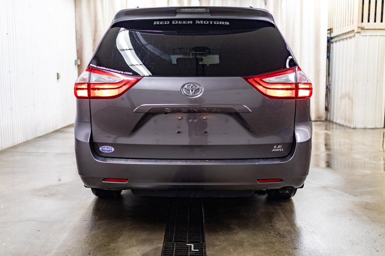 2016 Toyota Sienna AWD LE BCam Red Deer AB