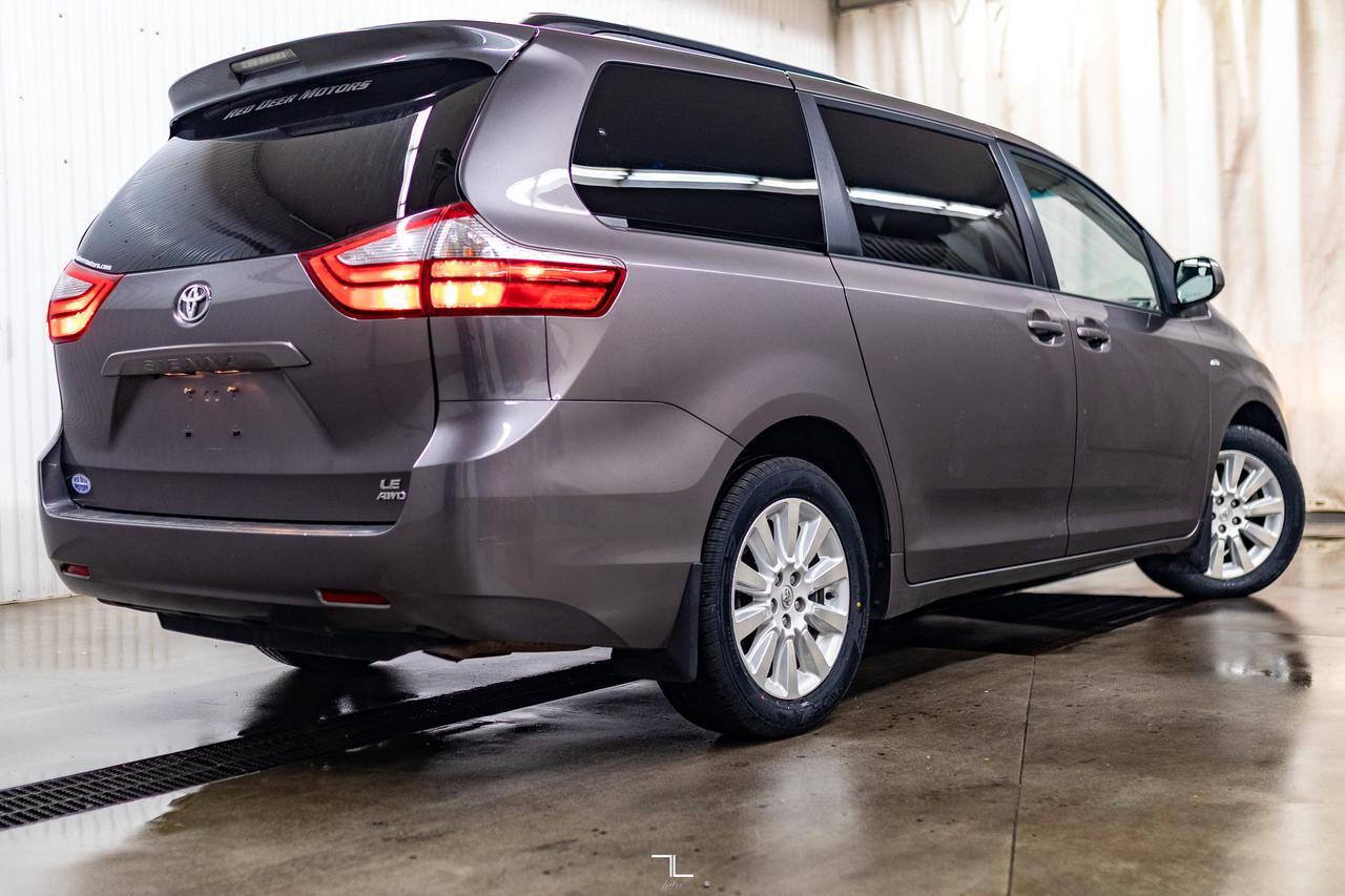 2016 Toyota Sienna AWD LE BCam Red Deer AB