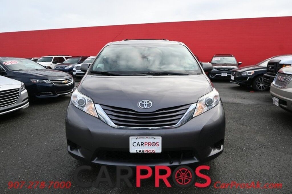 2016 Toyota Sienna LE - 3.5L V6 - 3rd Row - 8 Passenger - Power Windows & Door Locks - Dual Climate - Bluetooth - Backup Camera - Tow Package