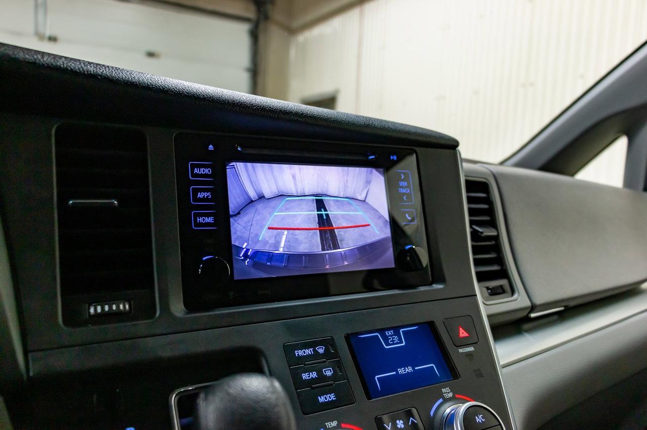 2016 Toyota Sienna LE BCam Red Deer AB