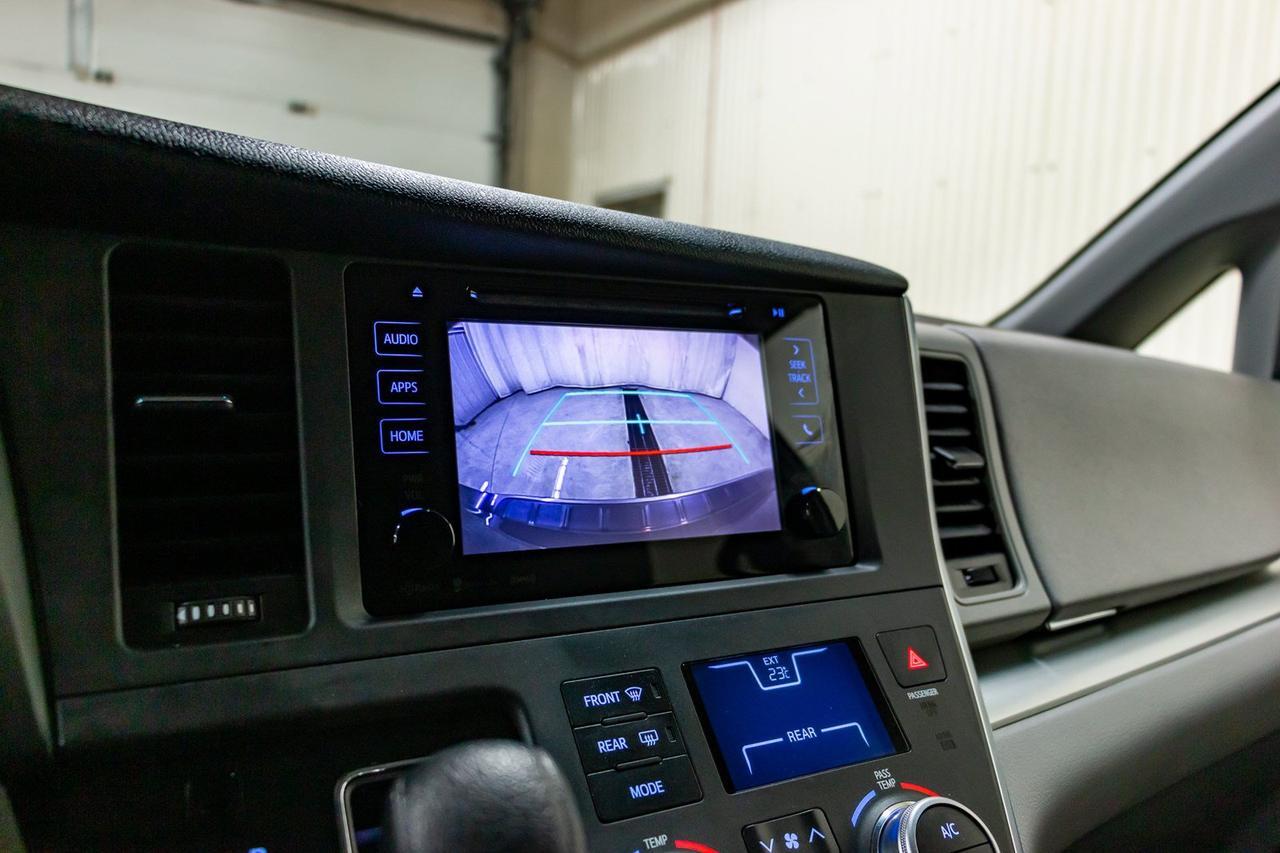 2016 Toyota Sienna LE BCam Red Deer AB