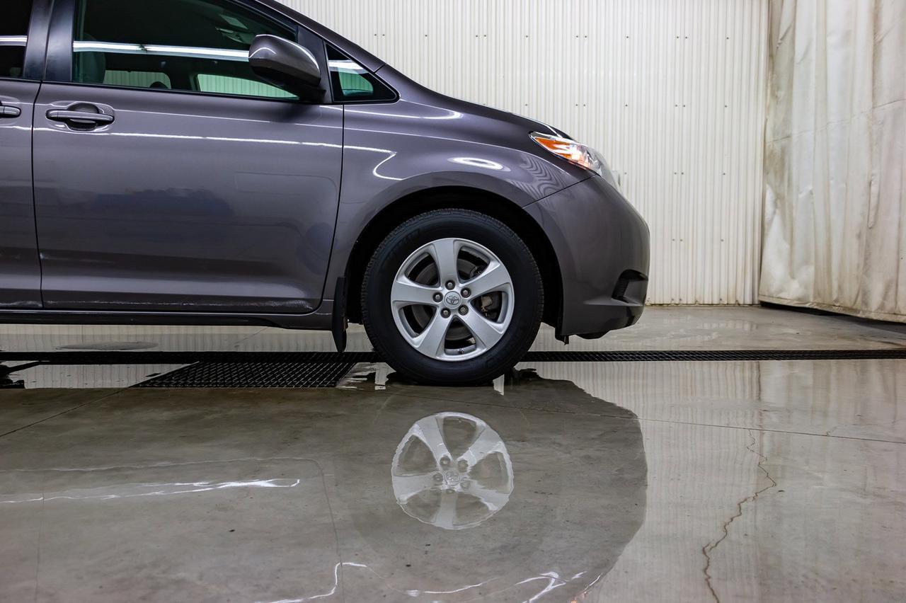 2016 Toyota Sienna LE BCam Red Deer AB