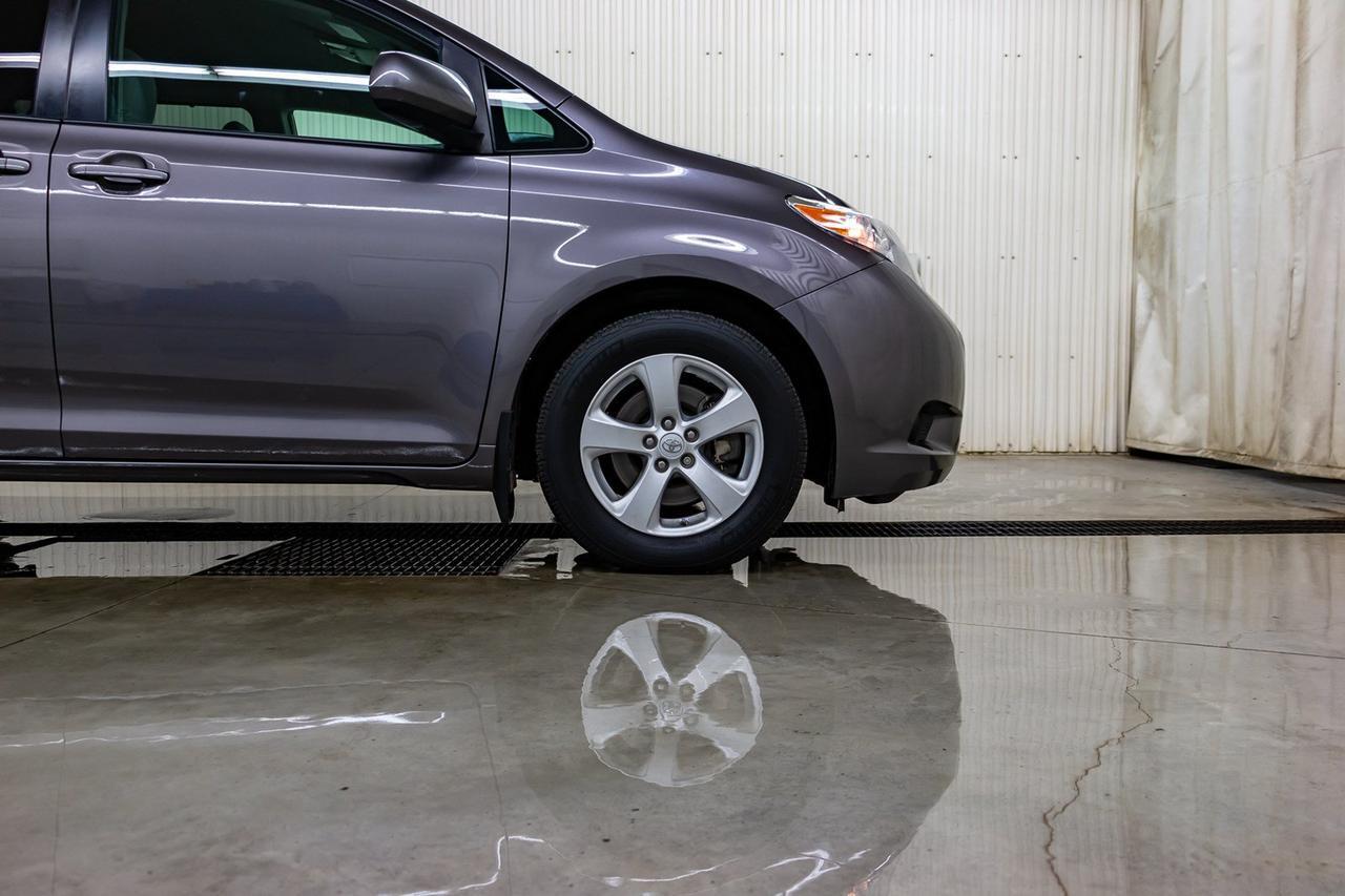 2016 Toyota Sienna LE BCam Red Deer AB