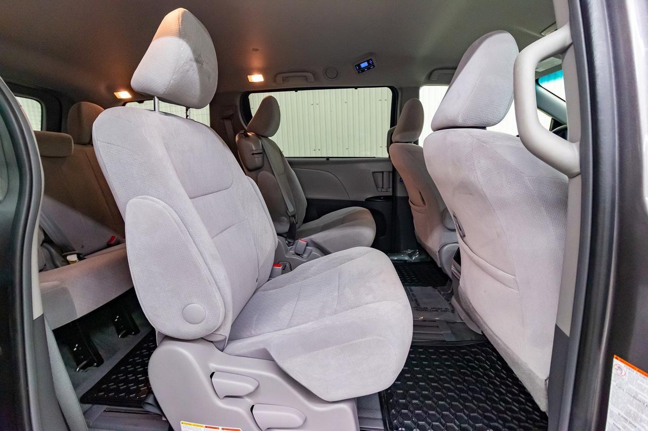 2016 Toyota Sienna LE BCam Red Deer AB