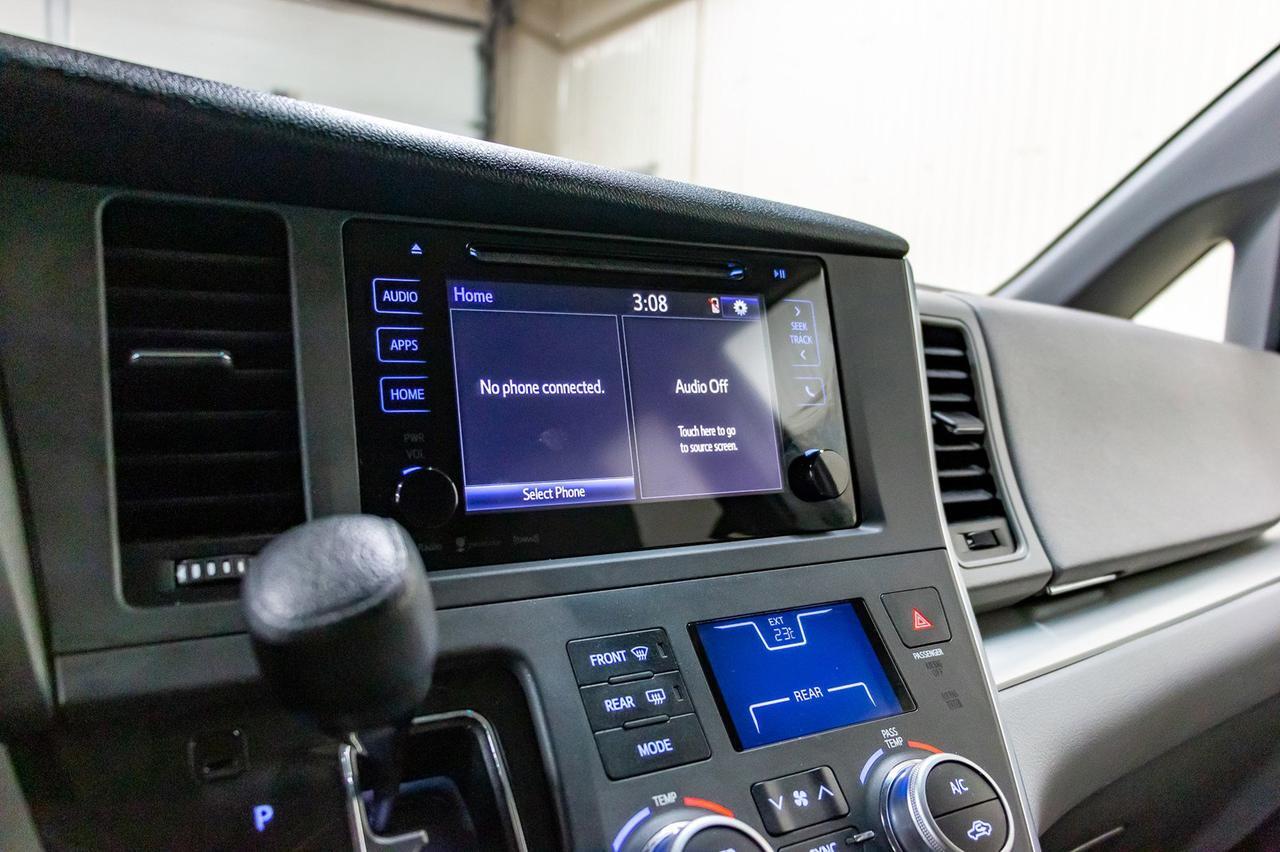 2016 Toyota Sienna LE BCam Red Deer AB