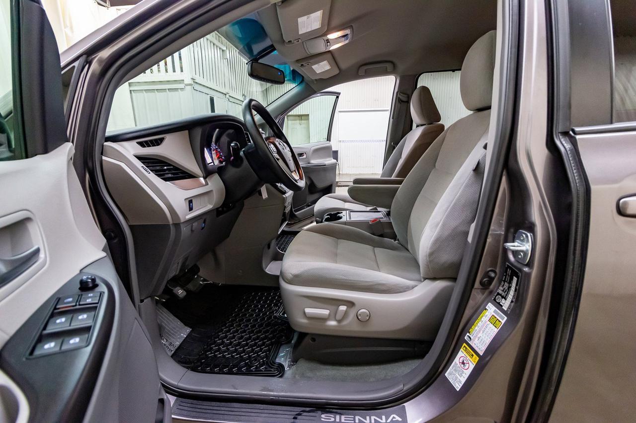 2016 Toyota Sienna LE BCam Red Deer AB