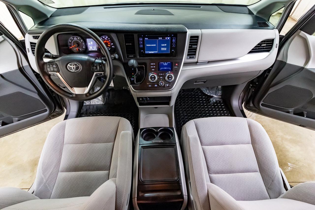 2016 Toyota Sienna LE BCam Red Deer AB