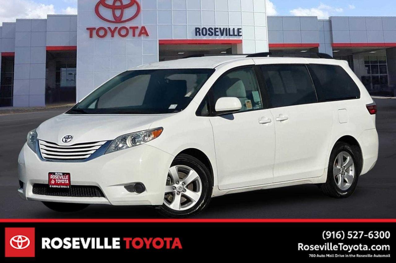 2016 Toyota Sienna LE