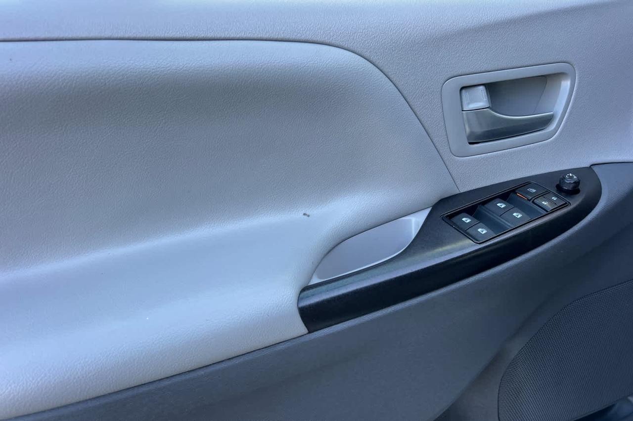 2016 Toyota Sienna LE Roseville CA