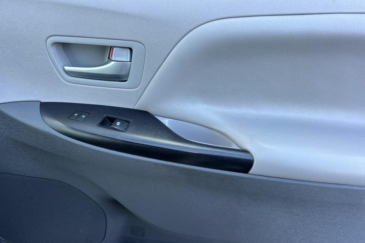 2016 Toyota Sienna LE Roseville CA