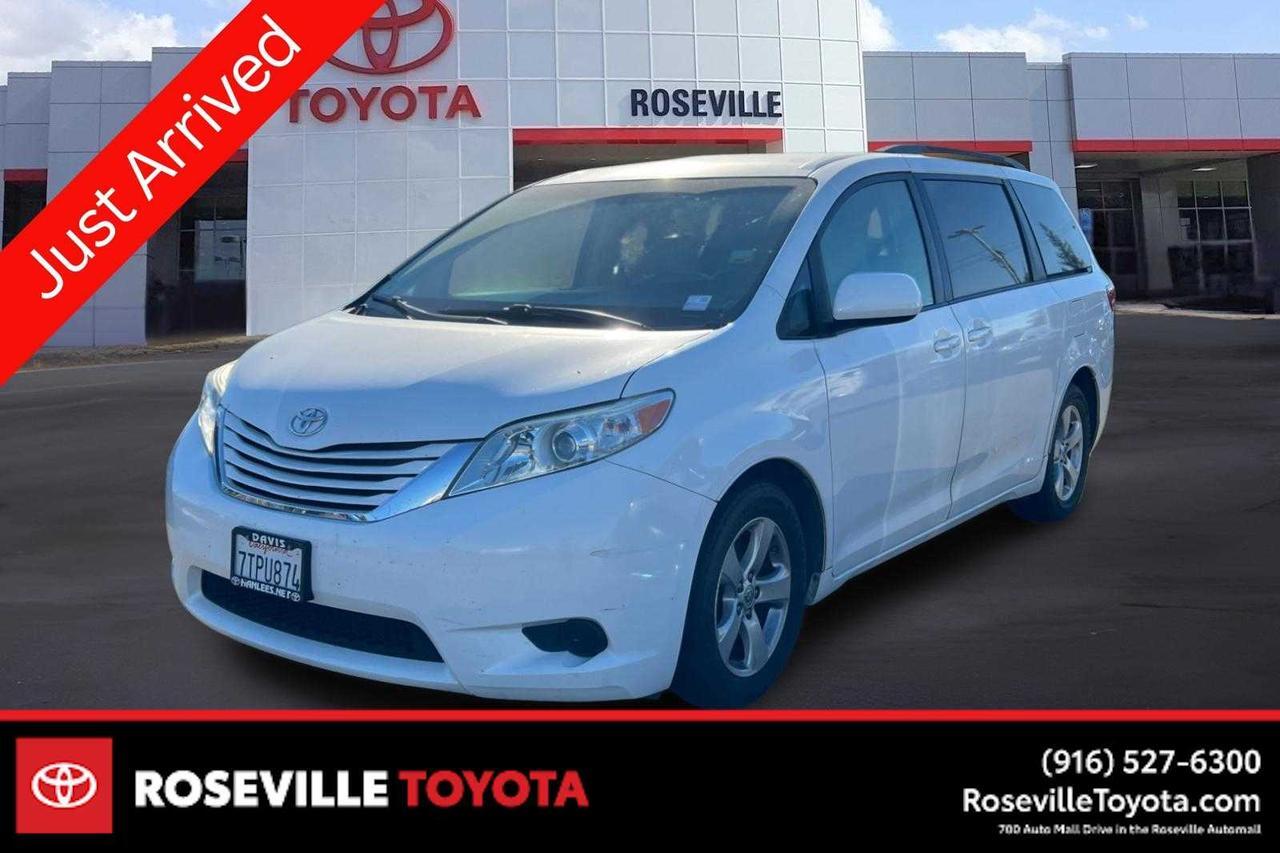 2016 Toyota Sienna LE