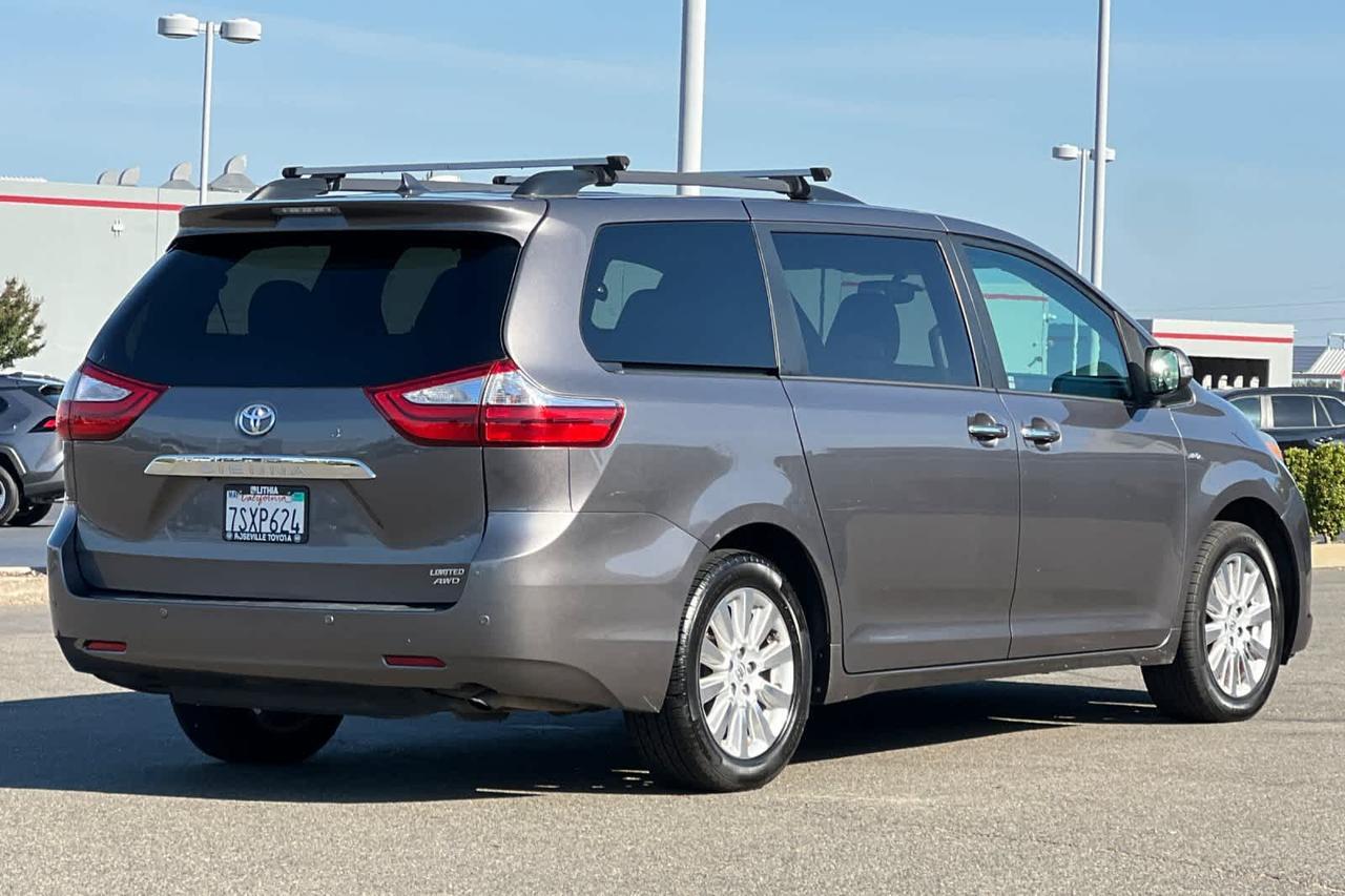 2016 Toyota Sienna Ltd