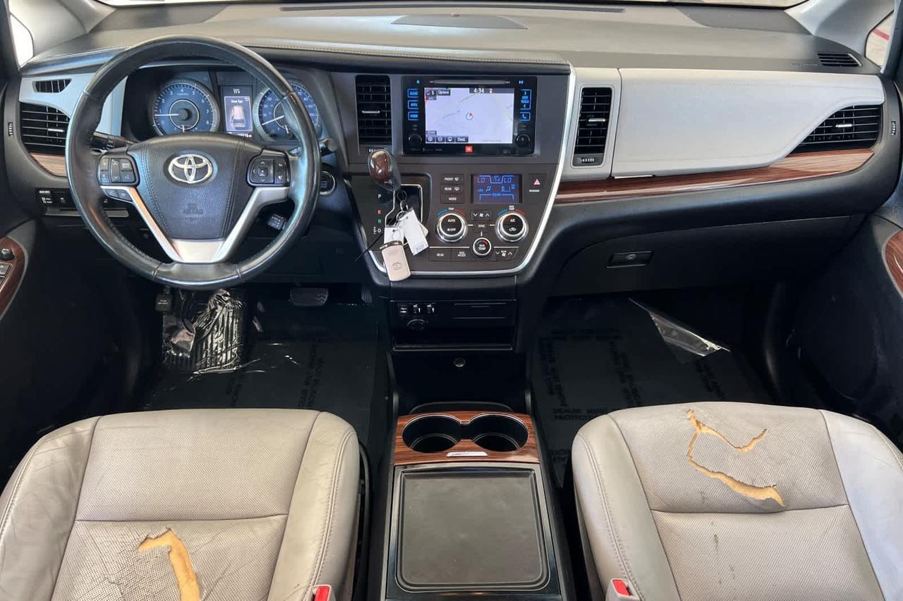 2016 Toyota Sienna Ltd