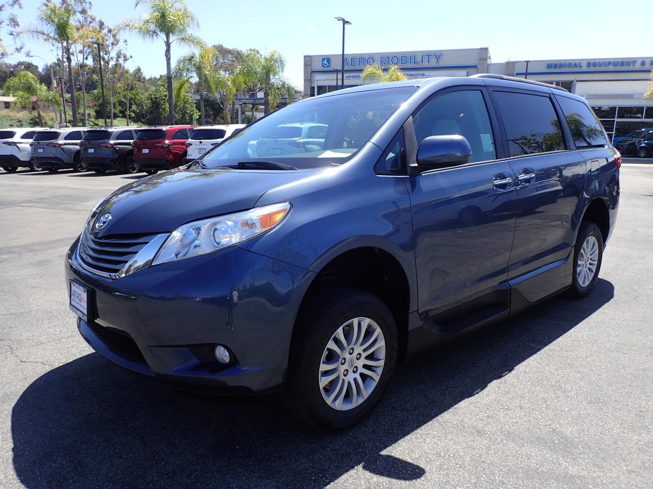 2016 Toyota Sienna XLE