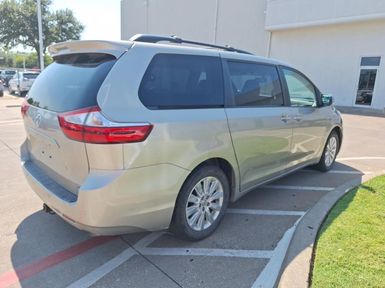 2016 Toyota Sienna XLE Hurst TX