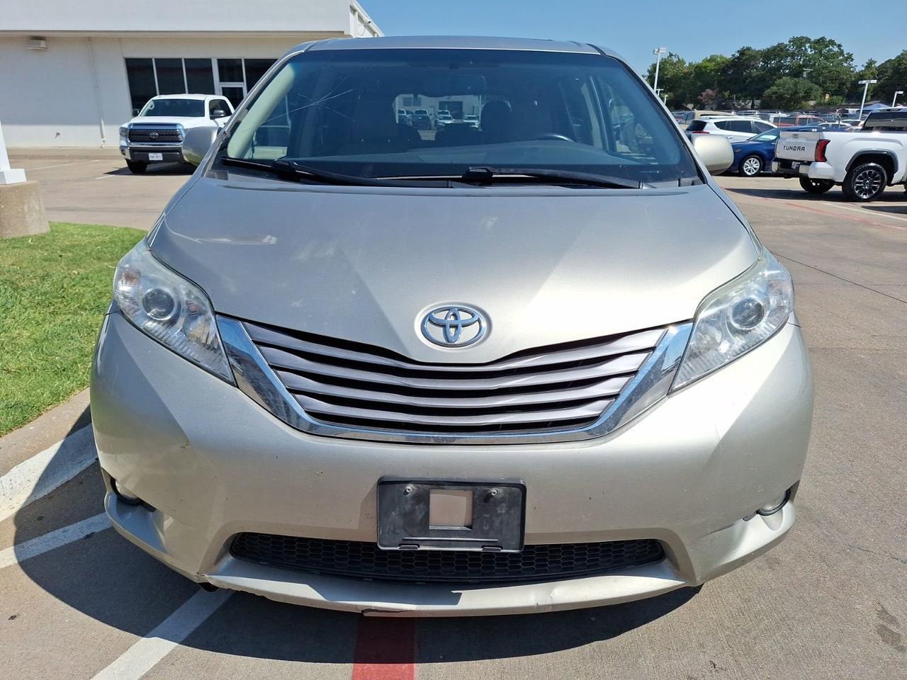 2016 Toyota Sienna XLE Hurst TX
