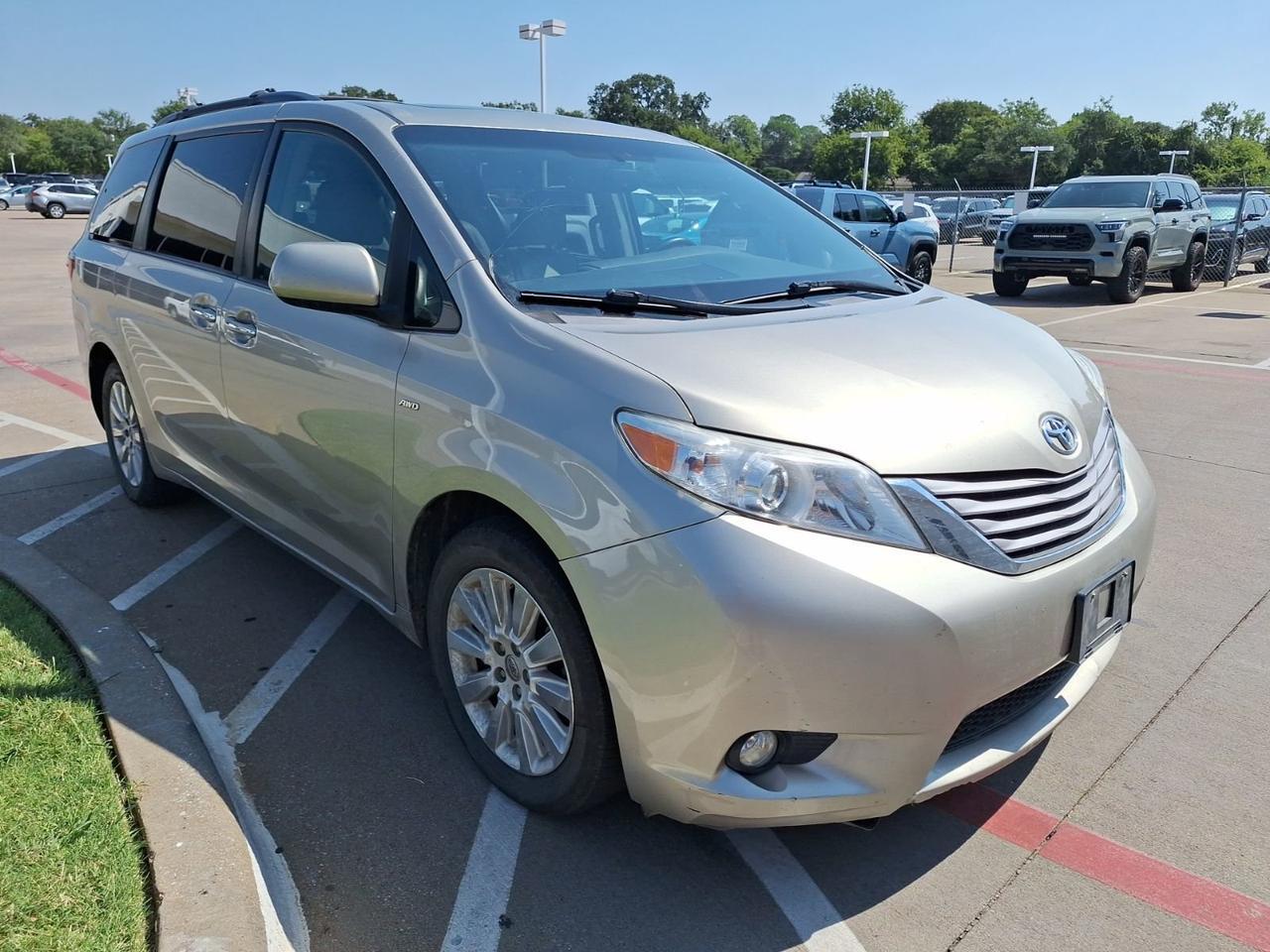2016 Toyota Sienna XLE Hurst TX