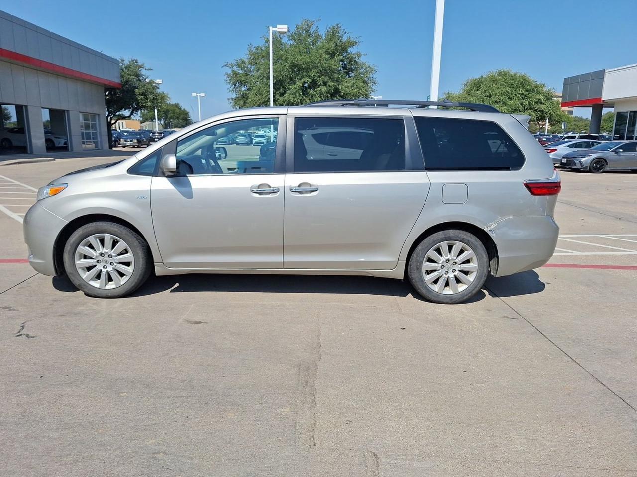 2016 Toyota Sienna XLE Hurst TX