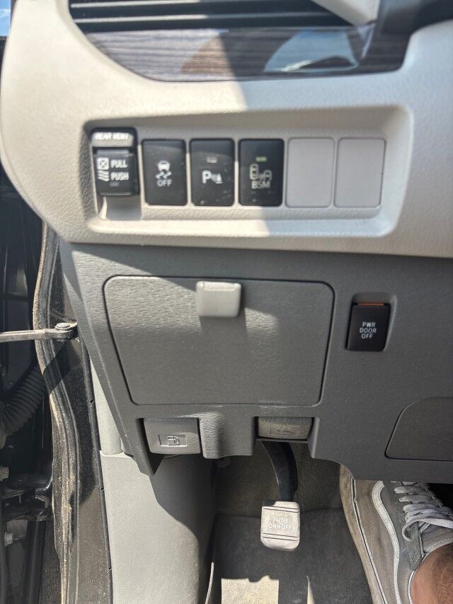 2016 Toyota Sienna XLE Premium Cleveland OH