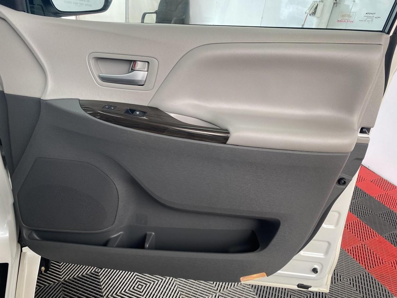 2016 Toyota Sienna XLE Premium Richmond Hill NY