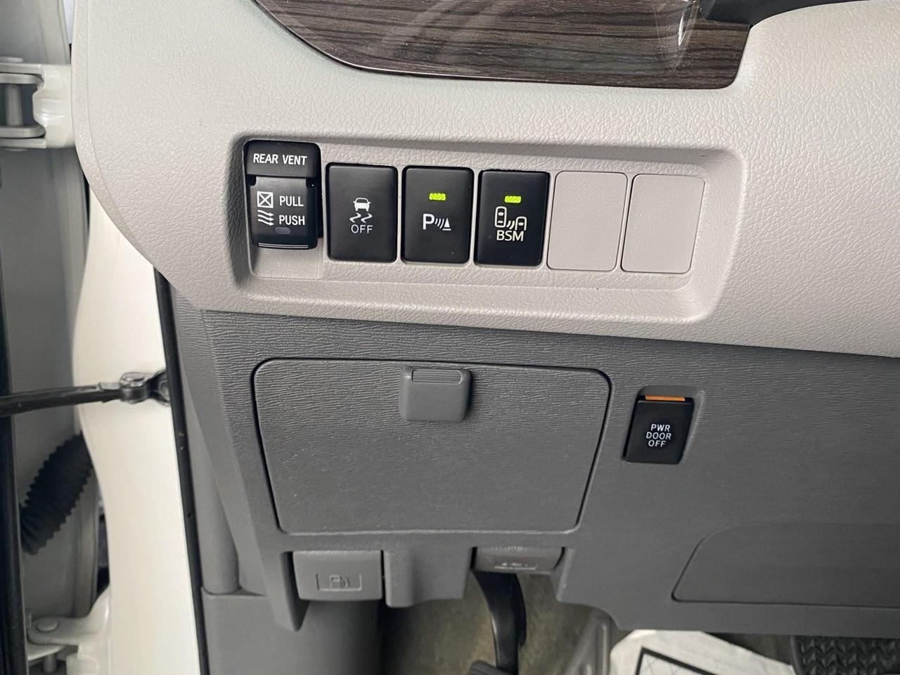 2016 Toyota Sienna XLE Premium Richmond Hill NY