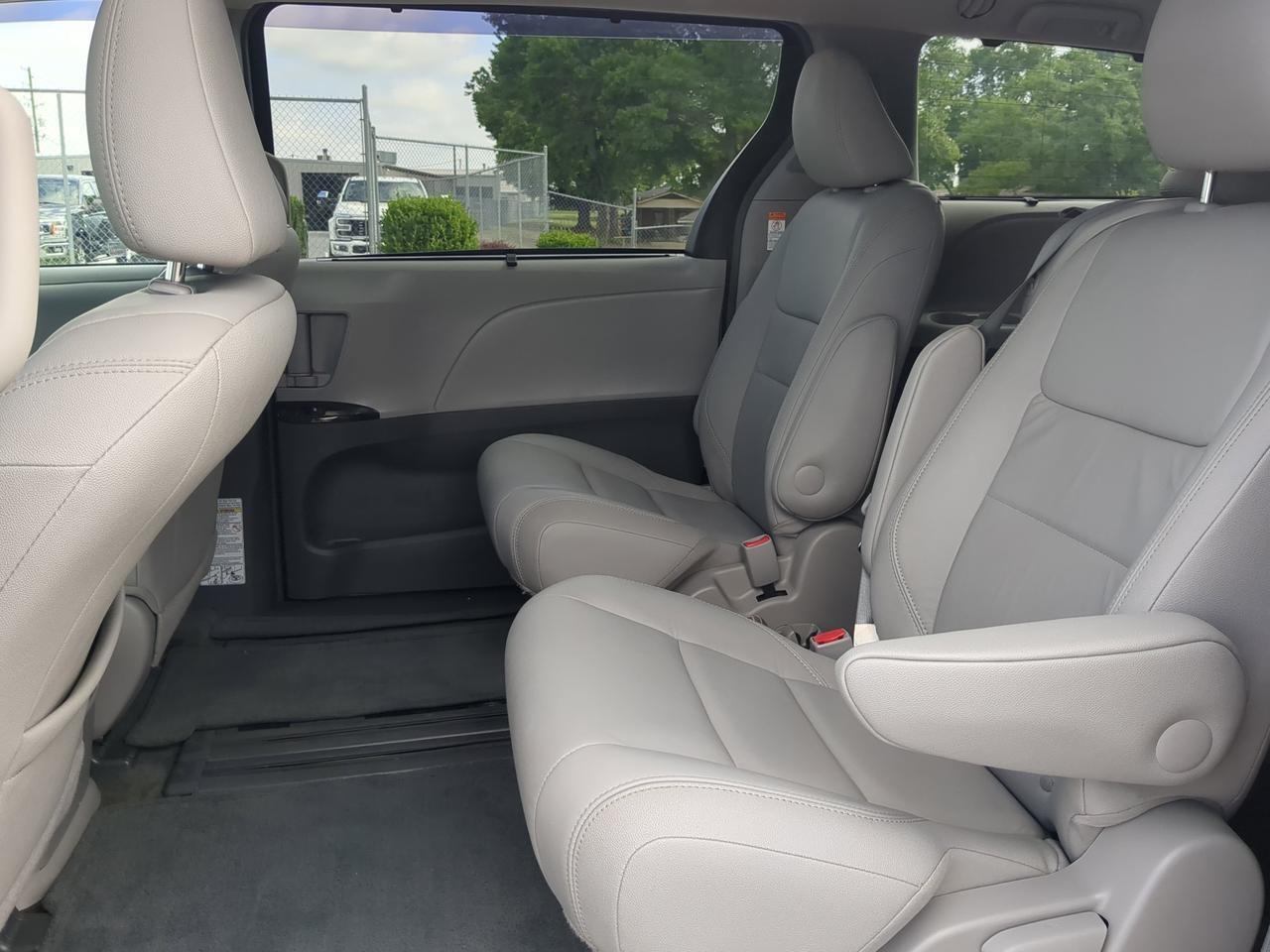 2016 Toyota Sienna XLE Premium Winder GA