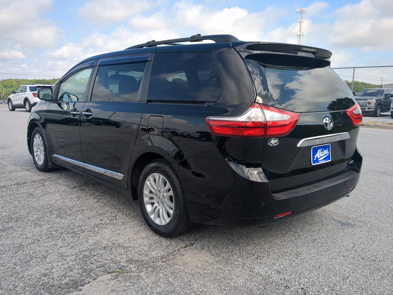 2016 Toyota Sienna XLE Premium Winder GA
