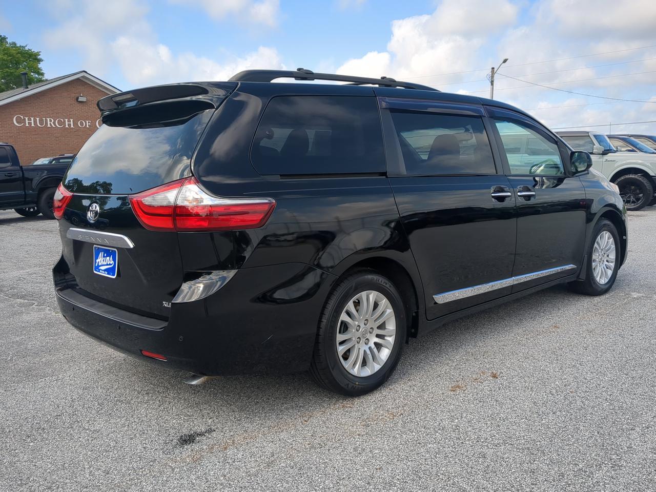 2016 Toyota Sienna XLE Premium Winder GA