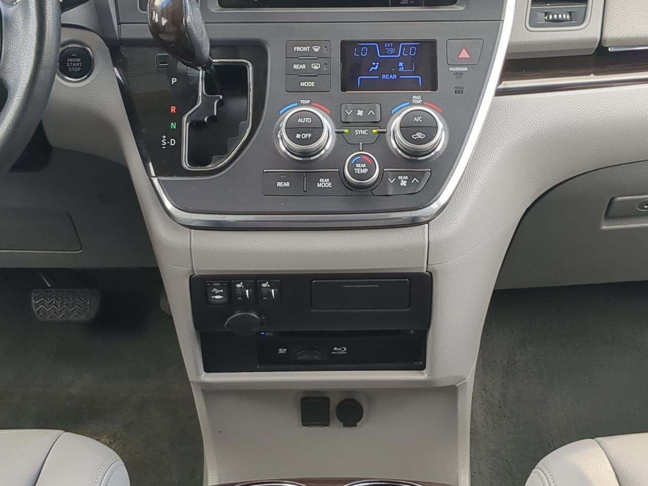 2016 Toyota Sienna XLE Premium Winder GA