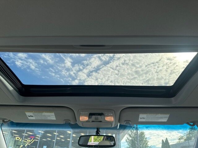 2016 Toyota Sienna XLE Premium Worcester MA