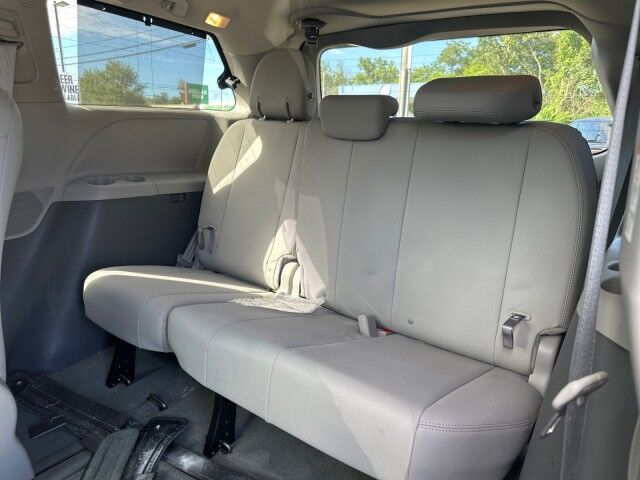 2016 Toyota Sienna XLE Premium Worcester MA