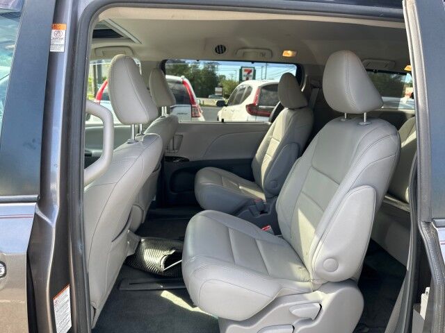 2016 Toyota Sienna XLE Premium Worcester MA