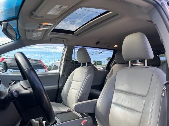 2016 Toyota Sienna XLE Premium Worcester MA